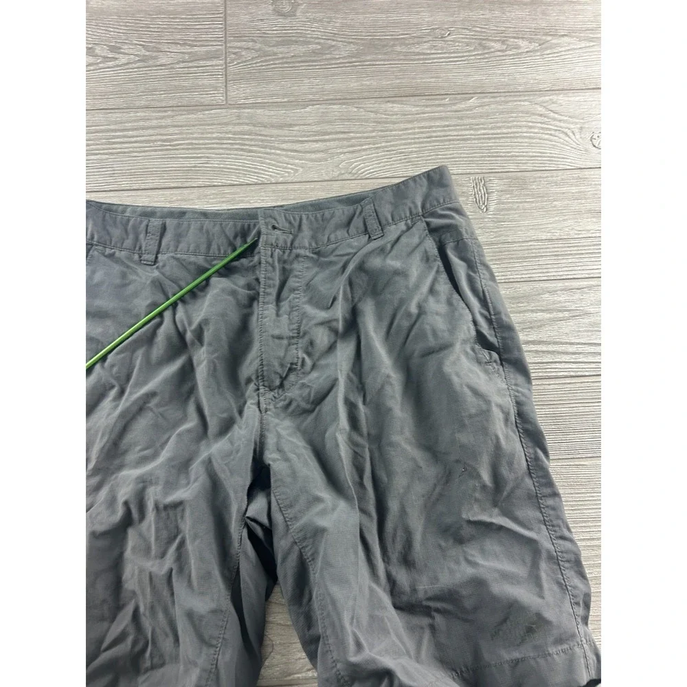 The North Face Mens Size 34 Cargo Shorts 6 Pocket Gray Hiking Outdoor 12” Inseam